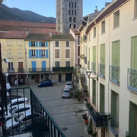 Colourful Townhouse In Mountain Village Square Arles-sur-Tech