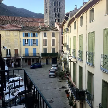 Ferienhaus Colourful Townhouse In Mountain Village Square Arles-sur-Tech